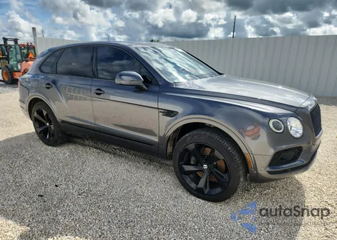 2018 Bentley Bentayga from USA, damaged, VIN SJAAC2ZV7JC019555